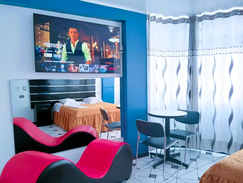 habitacion elegante en hostal queen huancayo