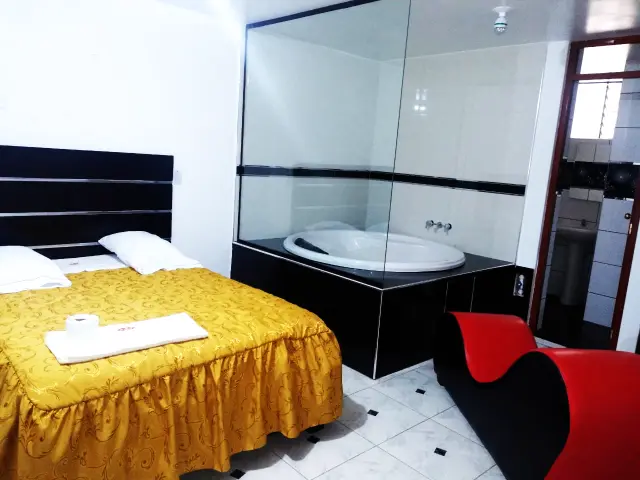 jacuzzi circular en hostal queen huancayo